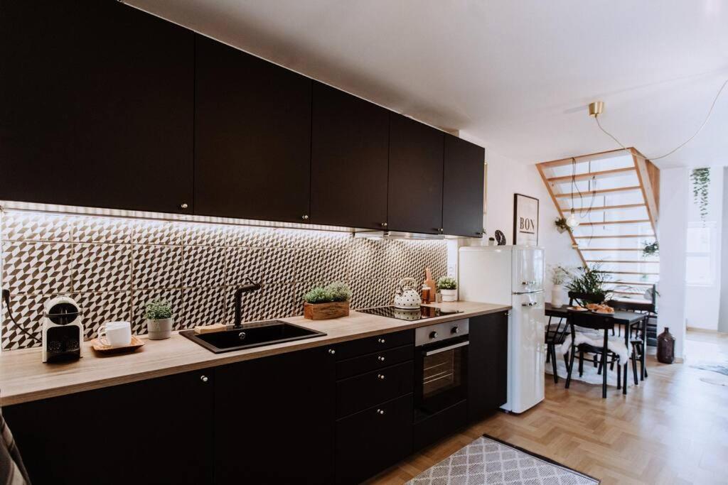 Loft With Balcony In Centre Apartment Prag